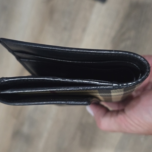 EUC Burberry Wallet - Picture 11 of 14